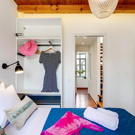 La Barchetta Old Town Home With Seaview-3